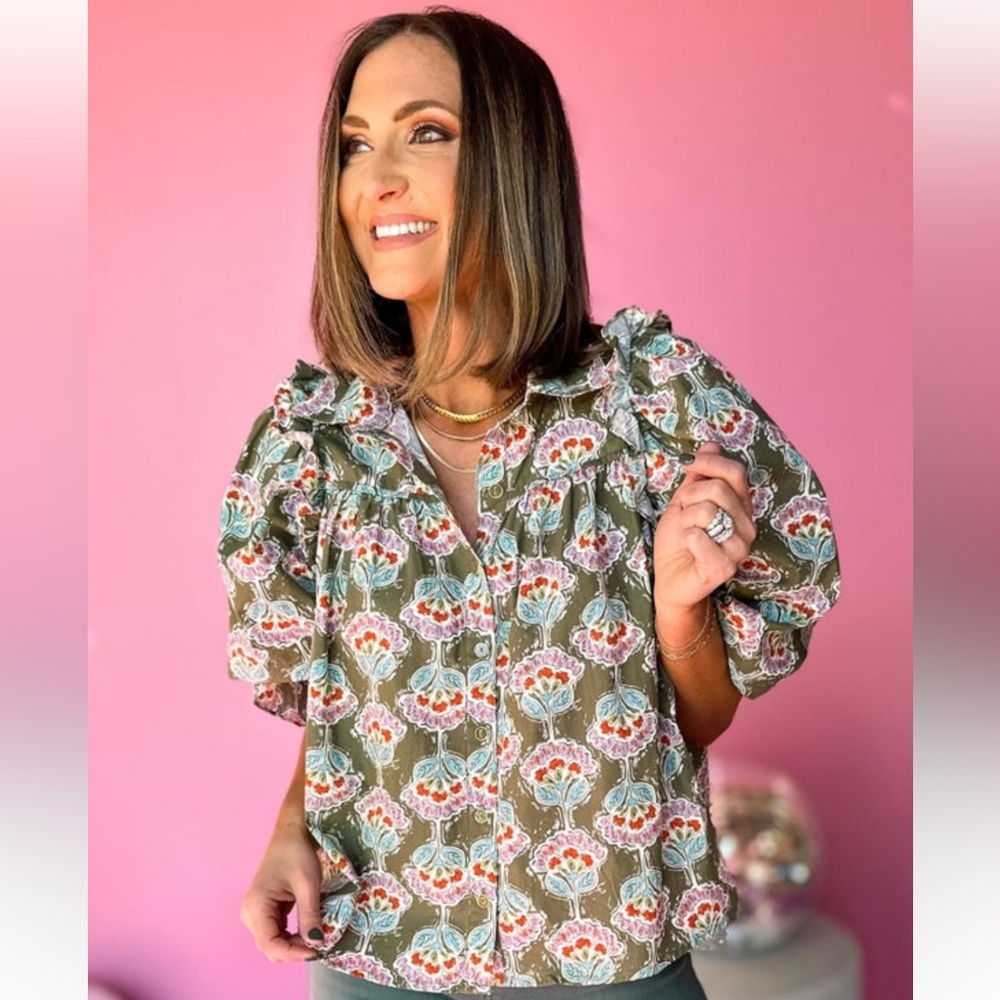 Adorable Karlie Top! Only worn once!